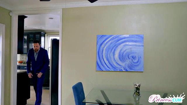 азиатка трахается с отчимом и получает кремпай