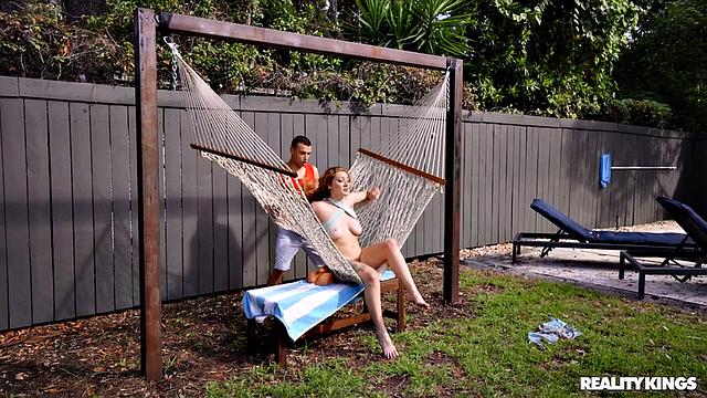 Nosy Neighbor, Hammock Part 1