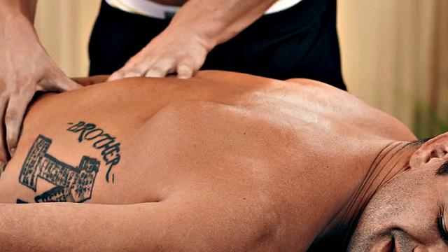 Muscled jock barebacking in sauna after workout