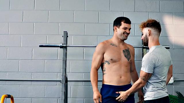 Muscled jock barebacking in sauna after workout