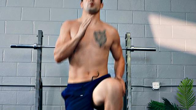 Muscled jock barebacking in sauna after workout