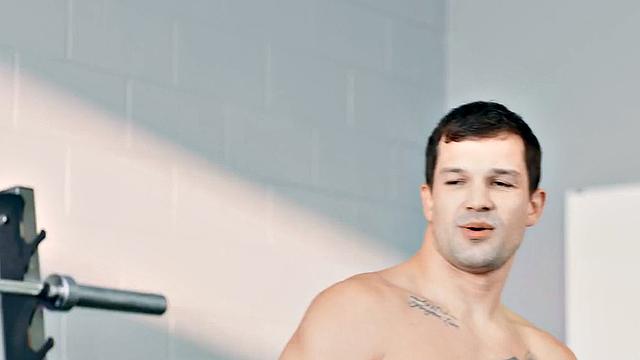 Muscled jock barebacking in sauna after workout