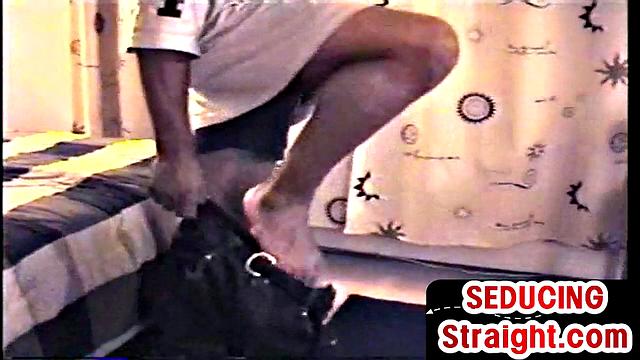 BBC muscled guy gets cocksucked by gay