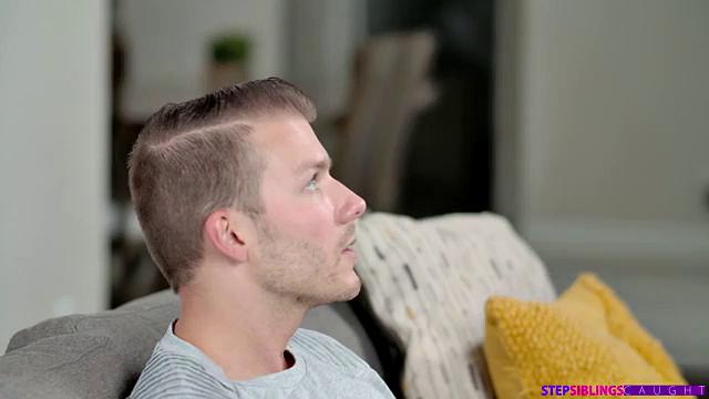 Step Sister's Dress Is Stuck - S14:E6