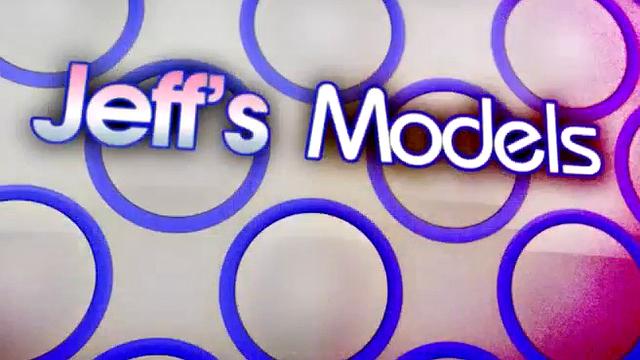 смотри, как эта пышная брюнетка трахается и ловит кончу на лицо