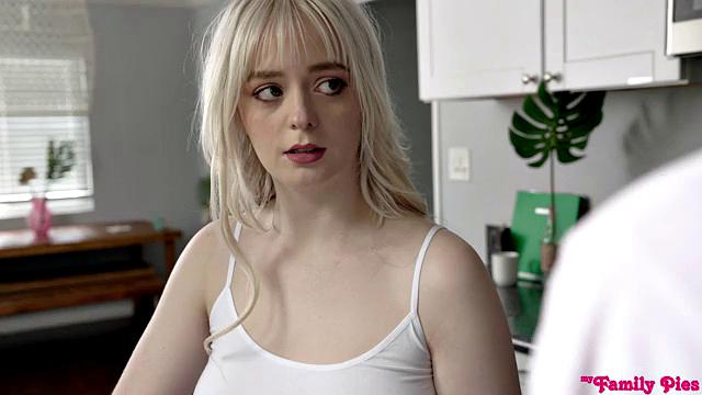 My Stepsister Sings Family Pies - S20:E3