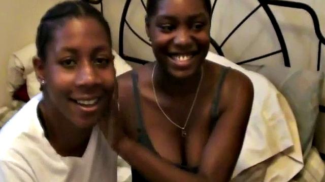 Amateur teen lesbians relish fingering