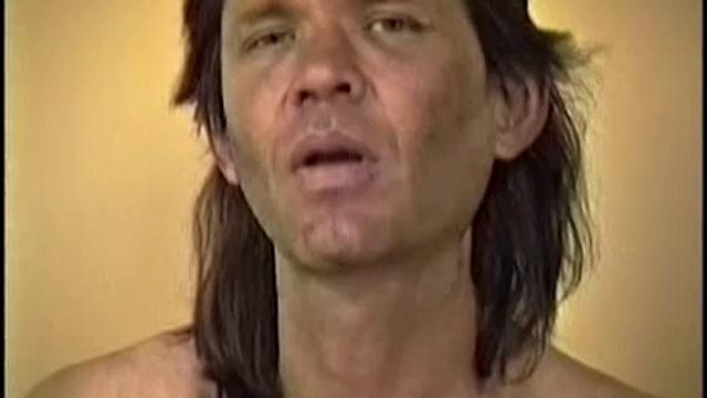 Джонни - опасный тип, готов на всё ради денег и страсти