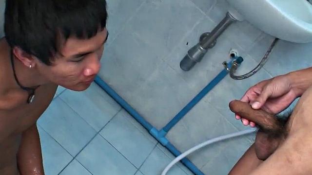 WAM Asia twink wanking pee on 21yo under shower and BJ