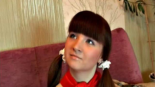 Teen girl goes wild for Dick