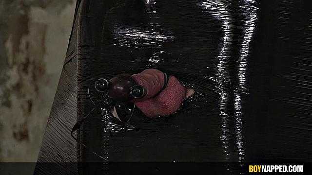 Жёсткое знакомство для Каспера - часть 4 - Каспер Иварссон и Себастьян Кейн