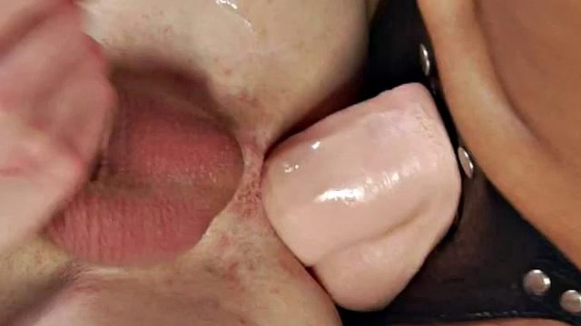 Femdom amateur babe in high heel boots pegs guy