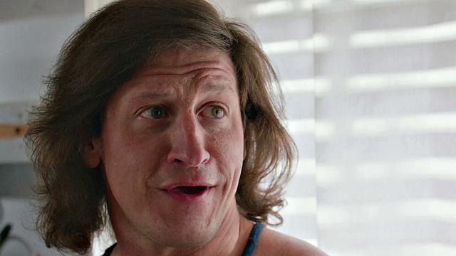 мастер по кабелям типа чинит проводку, а сам пошёл трахать клиента