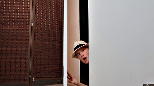 Squirting Asian babe rammed in threesome receiving facial