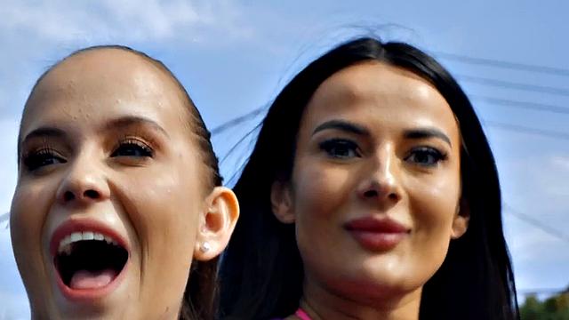 толстушки устроили фонтан на троих, матрас теперь просит спасения