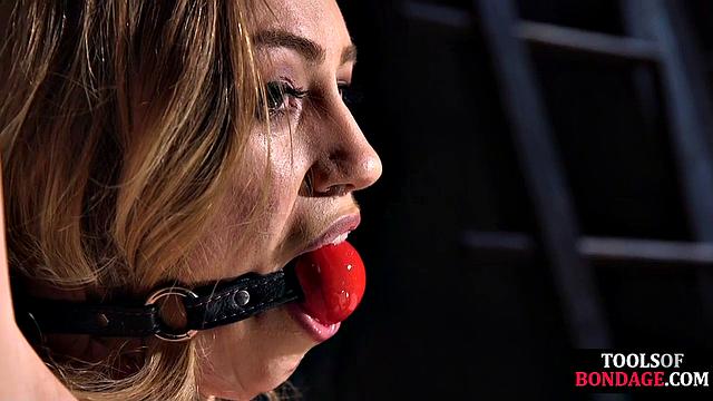 Submissive babe in electrosex