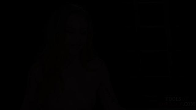 Жестко связал и пустил ток по зрелой покорной, пока она орет от кайфа.