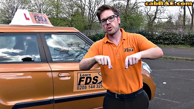 Cumthirsty hot babe cockriding guy in car