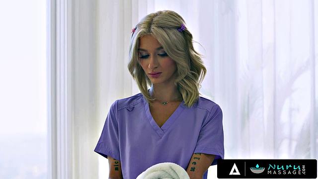 Аниса Кейт и Эмма Рози принимают масляный массаж от Брэд Ньюмана и переходят к страстному групповому сексу с минетом и анальным проникновением.