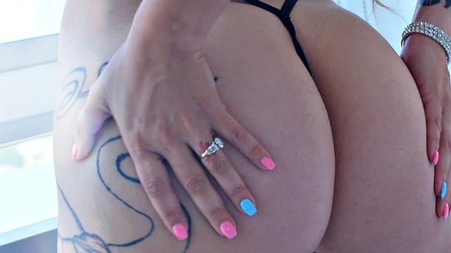 Tattooed Luna Lovely Receives A Dripping Creampie In POV