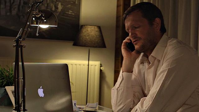 Big ass babe analfucked by toy in threesome