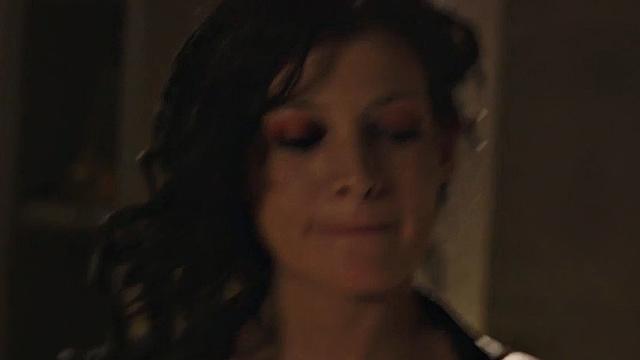 Big ass babe analfucked by toy in threesome