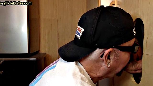 Gloryhole DILF deep sucks cock in home private video