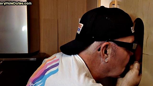 Gloryhole DILF deep sucks cock in home private video