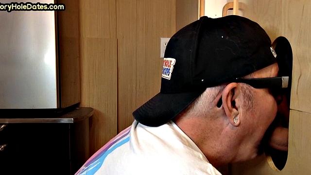 Gloryhole DILF deep sucks cock in home private video