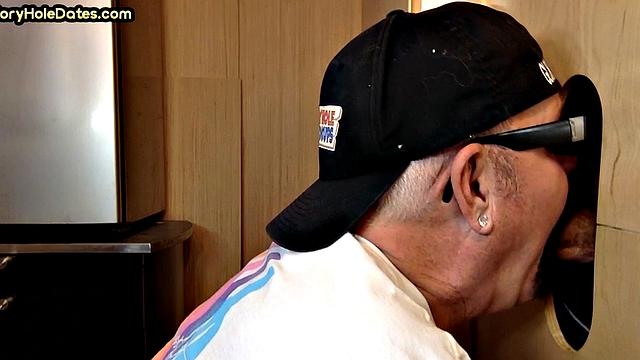 Gloryhole DILF deep sucks cock in home private video