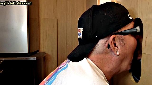 Gloryhole DILF deep sucks cock in home private video