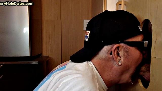 Gloryhole DILF deep sucks cock in home private video