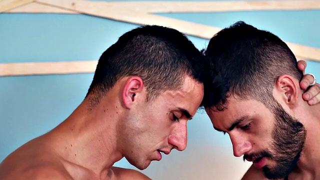 Bisexual dudes enjoy dirty bae in threesome