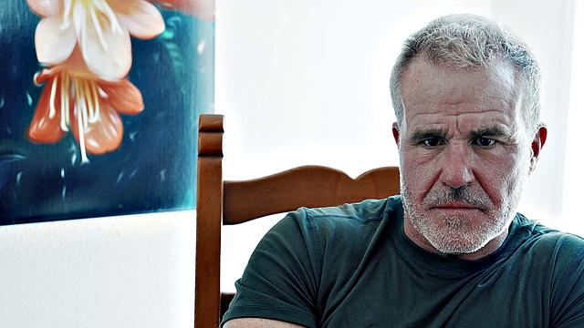 отчим дрочит пасынку после травмы руки