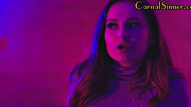 Cheating bigbooty babe pleases lover with wet pussy