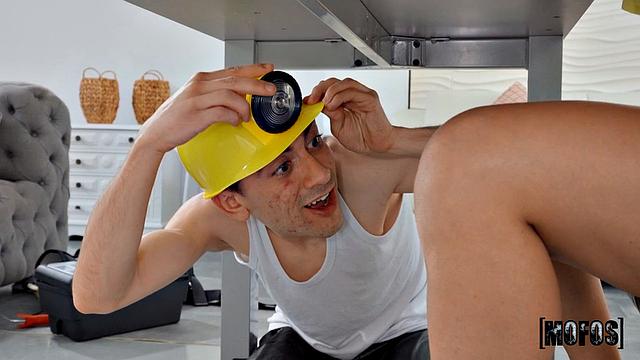 Sexy Office Worker Seduces Jordi!