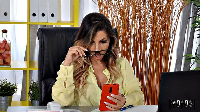 Sexy Office Worker Seduces Jordi!