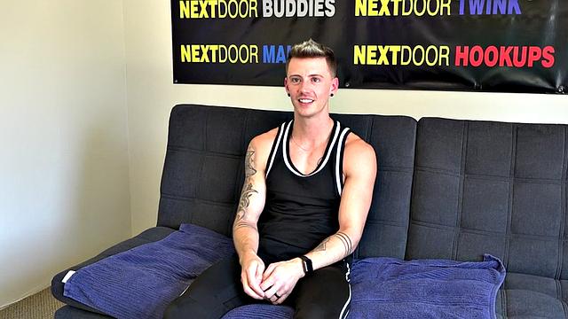 Tattoo casting guy masturbates on couch till cumshot