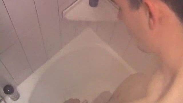 Дэн Соло решает проблему с утренним стояком своими силами