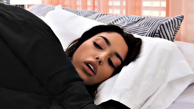 Amateur nympho Latina babe and her busty BFF 3way