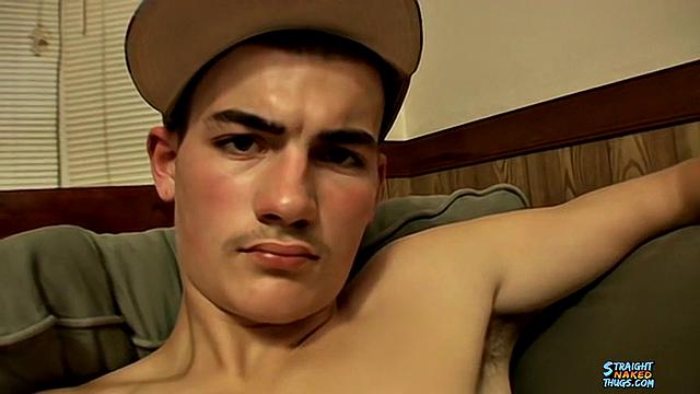 18-летний симпатичный парень кончает в секс-игрушку - Money