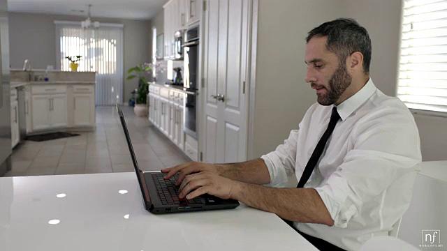 Working Hard - S41:e18