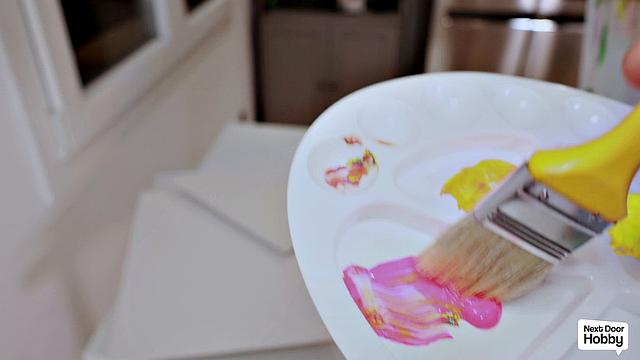 Sexy Brunette Artist Gets Creampie And Paints With Jizz