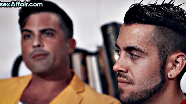 Alt busty bisexual teacher in 3some in classroom