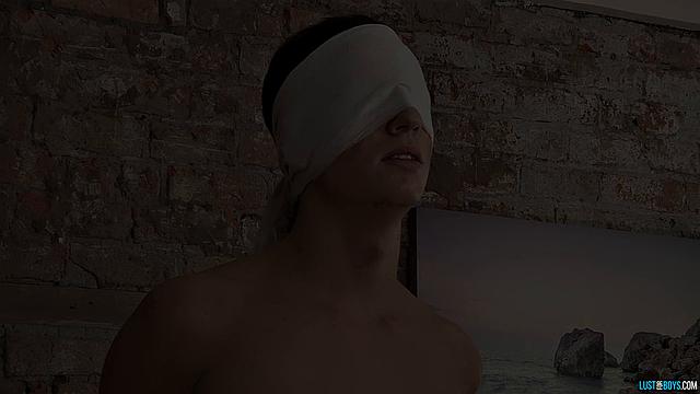 Casper Ellis shows off his thick cock and takes control in a raw gay hookup