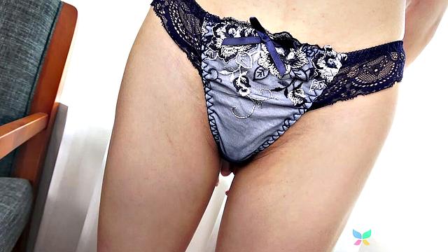 Our newest amateur Reika Asakura is in costume playing