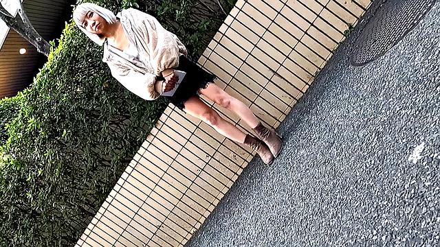 Our newest amateur Reika Asakura is in costume playing