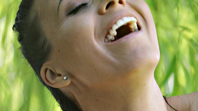 jo возвращается: страстная лесбийская встряска