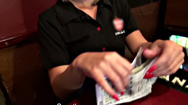 Blonde slut with trimmed pussy gets laid by the bartender