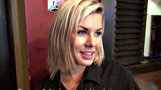 Blonde slut with trimmed pussy gets laid by the bartender